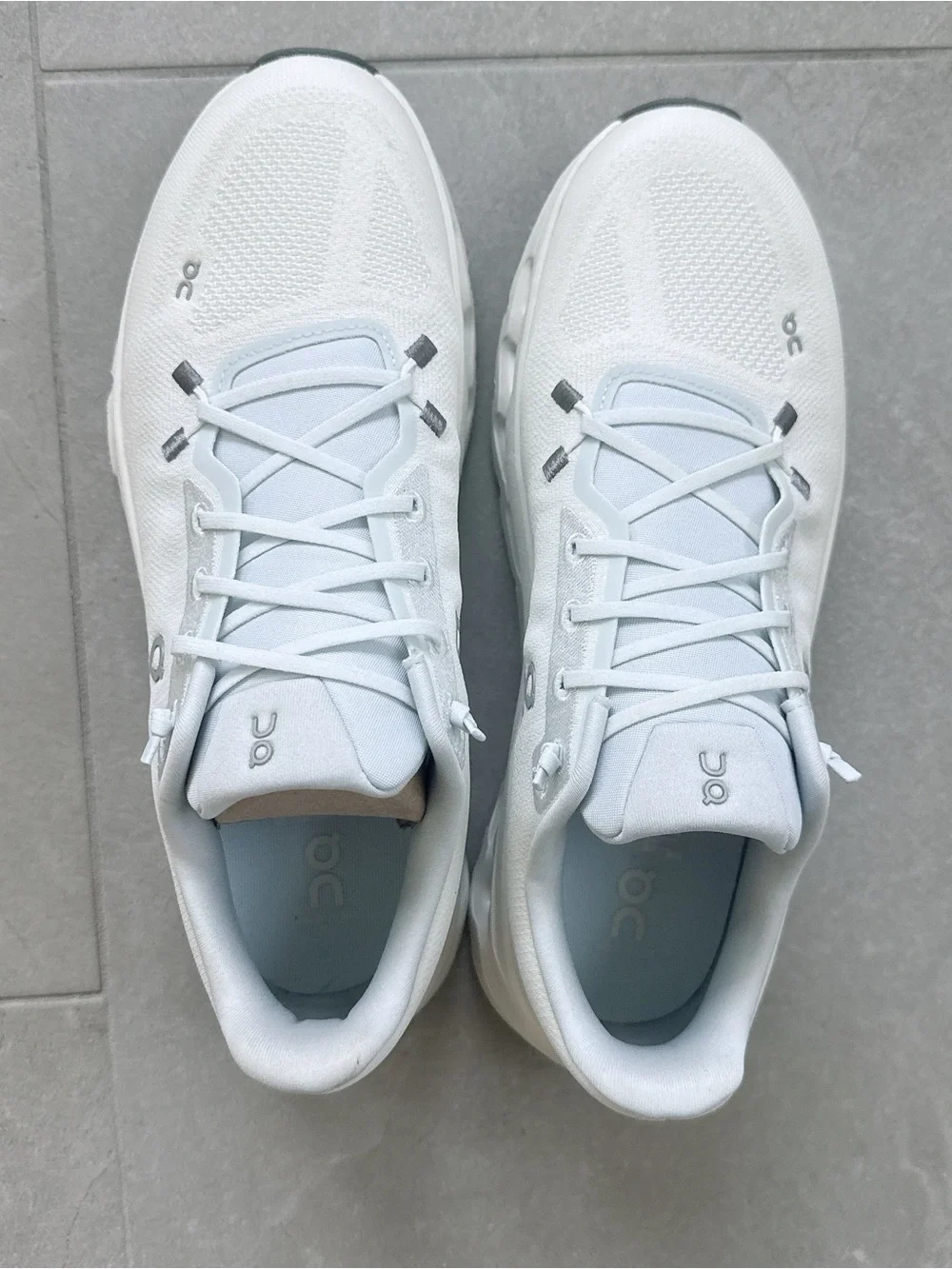 NIB ON CLOUDTILT SNEAKERS Arctic / Ice